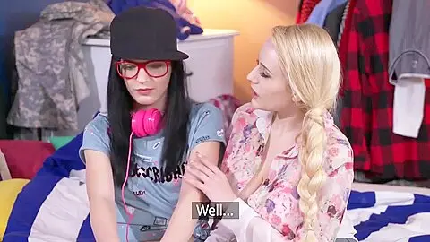 Wicky & Anie Darling Sneaky Lesbian